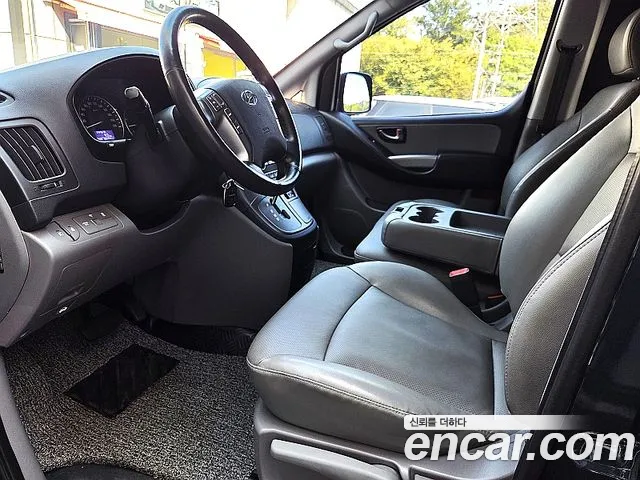 Hyundai Starex 2019 — фото 6