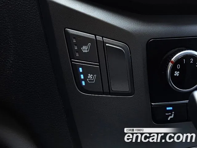 Hyundai Starex 2019 — фото 11