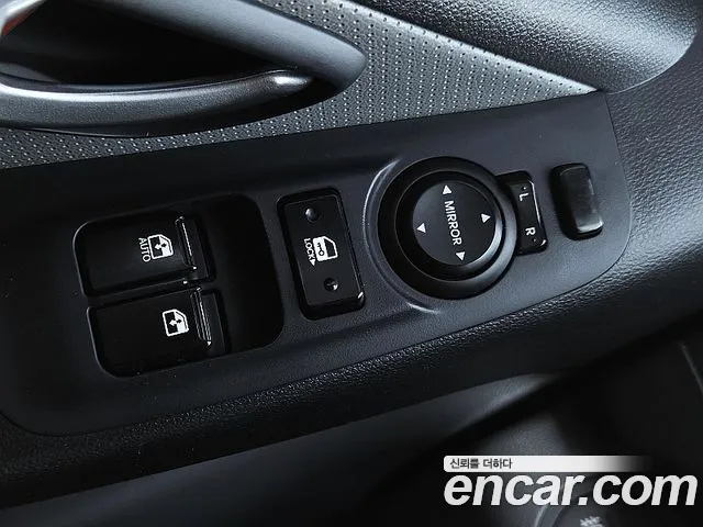 Hyundai Starex 2019 — фото 13