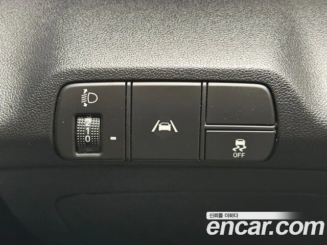 Hyundai AVANTE 2021 — фото 16