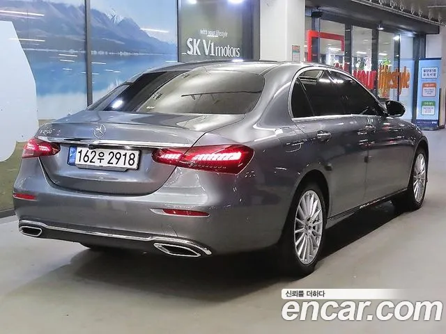 Mercedes-Benz E-Class 2022 — фото 4