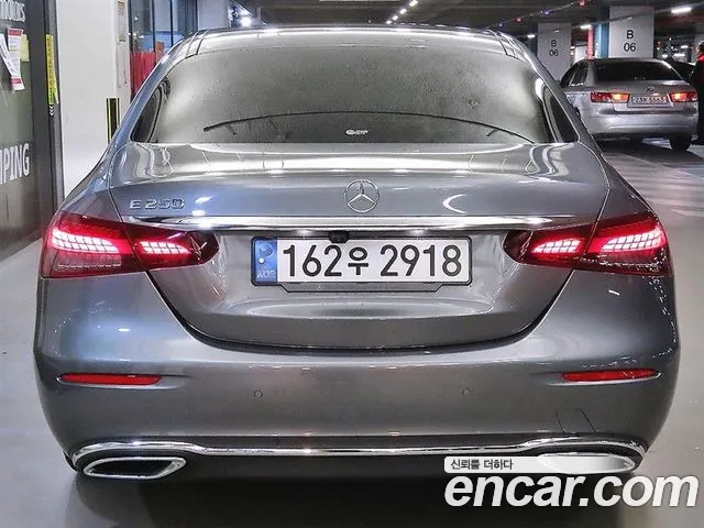 Mercedes-Benz E-Class 2022 — фото 5