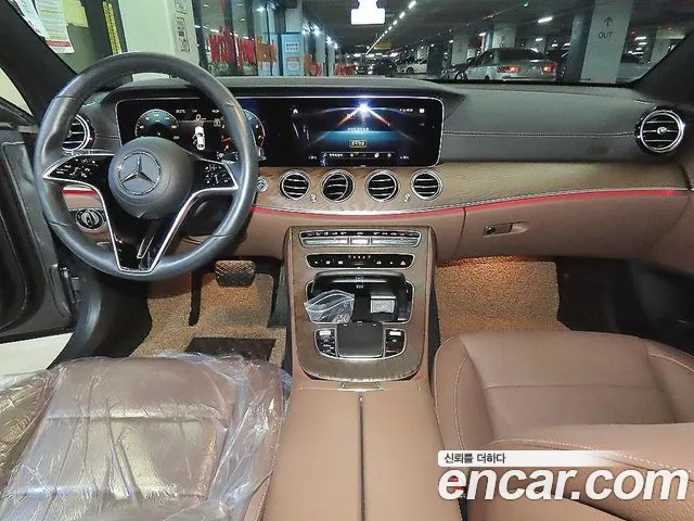 Mercedes-Benz E-Class 2022 — фото 10