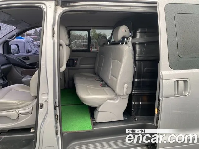Hyundai Starex 2018 — фото 15