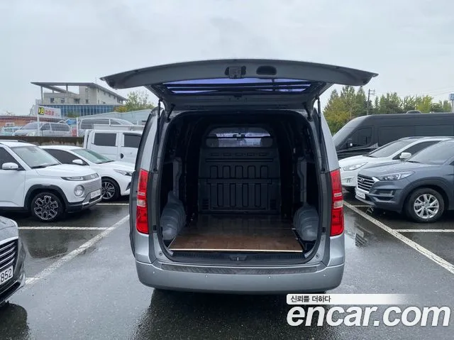Hyundai Starex 2018 — фото 16