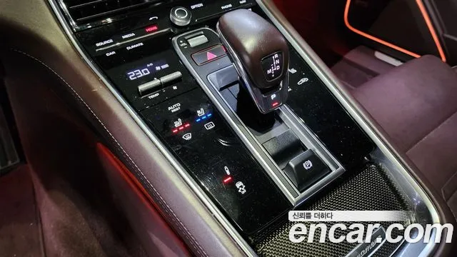 Porsche Panamera 2018 — фото 9