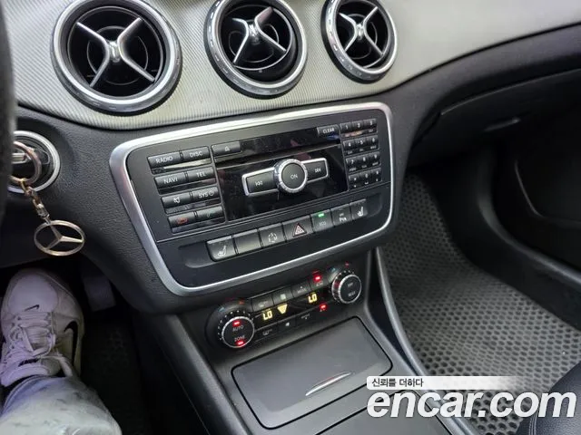 Mercedes-Benz GLA-Class 2015 — фото 9