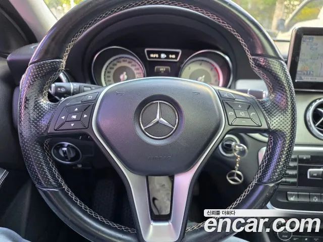Mercedes-Benz GLA-Class 2015 — фото 13