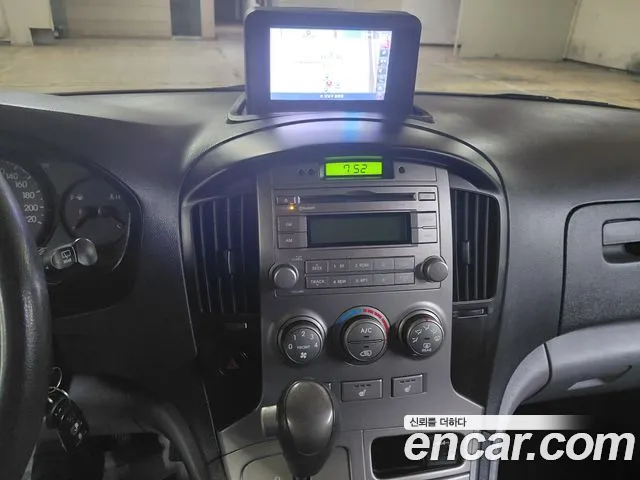 Hyundai Starex 2015 — фото 9