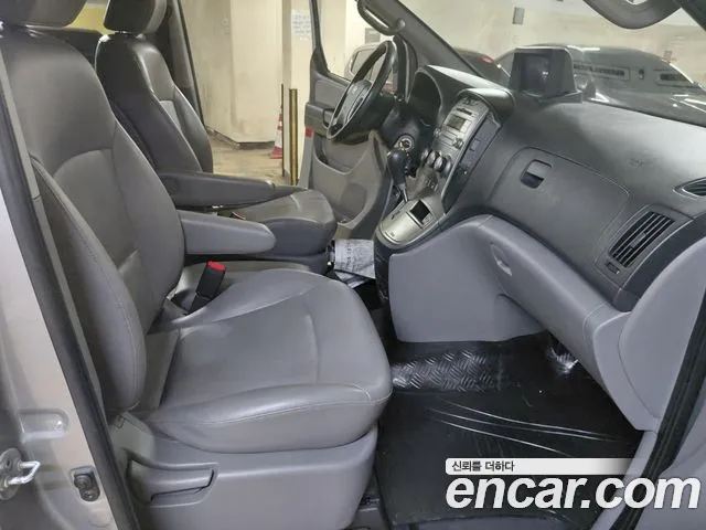 Hyundai Starex 2015 — фото 16