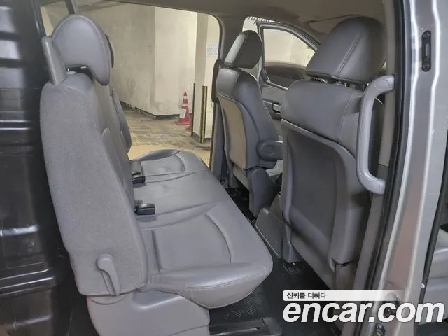 Hyundai Starex 2015 — фото 17