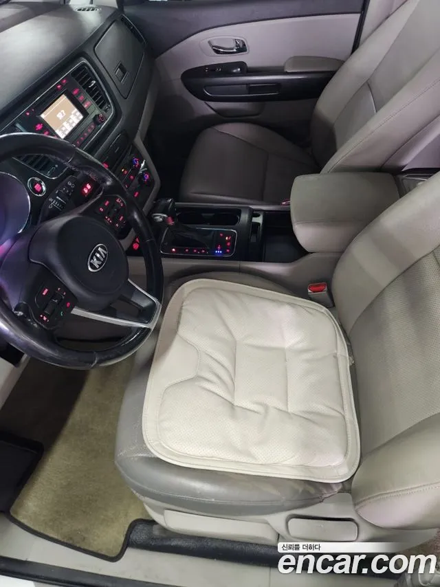 Kia Canival 2018 — фото 11