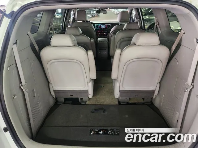 Kia Canival 2018 — фото 17