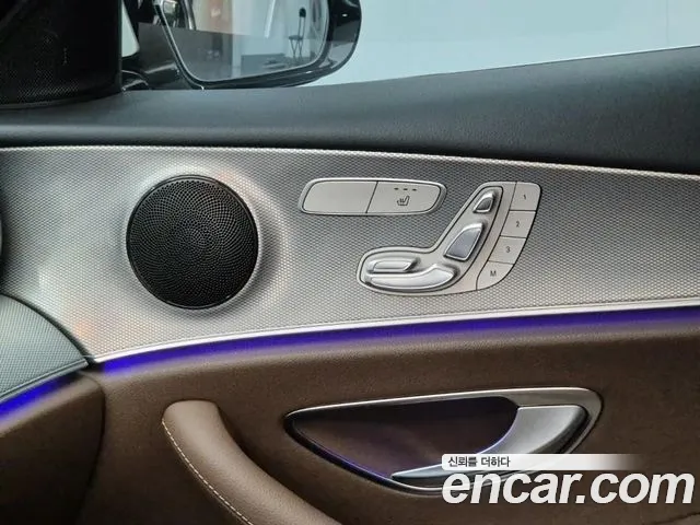 Mercedes-Benz E-Class 2019 — фото 17