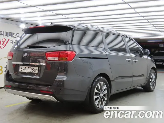 Kia Canival 2018 — фото 6
