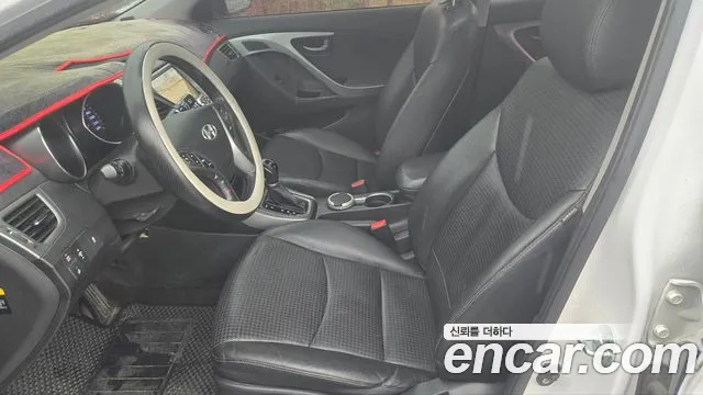 Hyundai AVANTE 2015 — фото 11