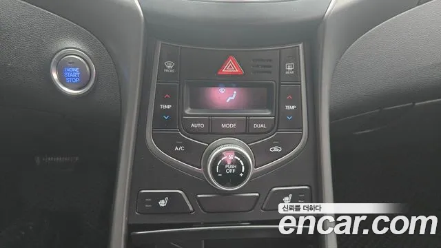 Hyundai AVANTE 2015 — фото 17