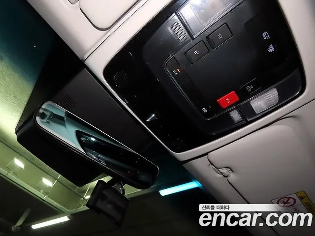 Hyundai Staria 2025 — фото 15