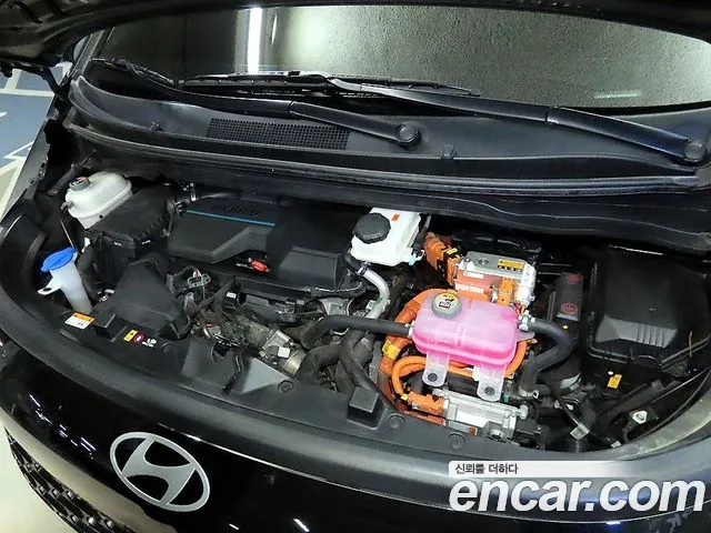 Hyundai Staria 2025 — фото 19