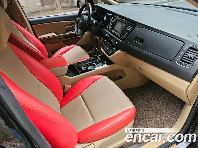 Kia Canival 2015 — фото 9