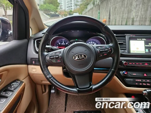 Kia Canival 2015 — фото 14