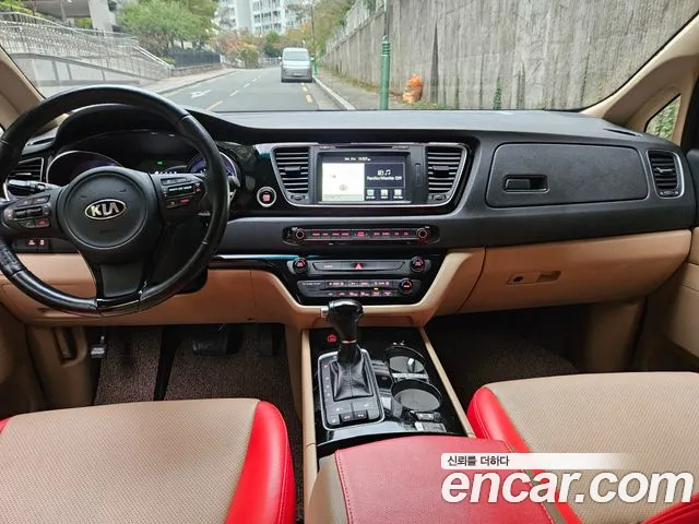 Kia Canival 2015 — фото 15