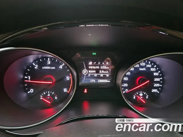 Kia Canival 2015 — фото 18