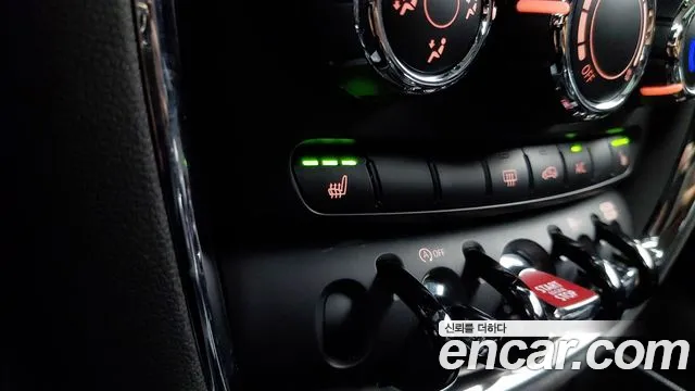 Mini Clubman 2020 — фото 18
