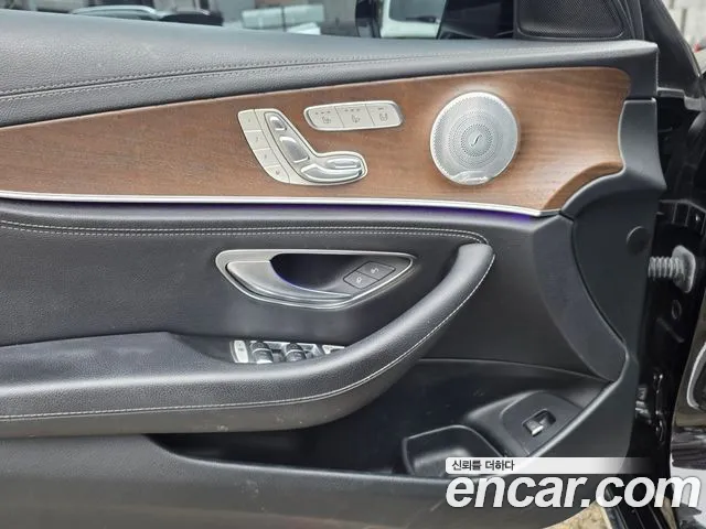 Mercedes-Benz E-Class 2019 — фото 12