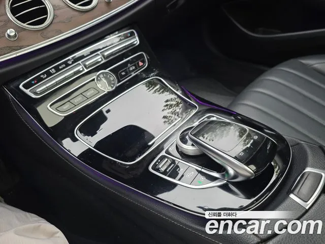 Mercedes-Benz E-Class 2019 — фото 17