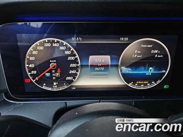 Mercedes-Benz E-Class 2019 — фото 11