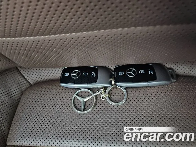 Mercedes-Benz E-Class 2019 — фото 15