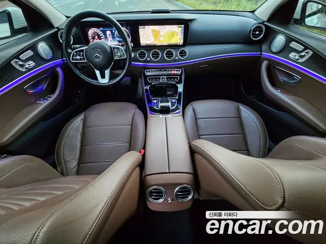Mercedes-Benz E-Class 2019 — фото 17