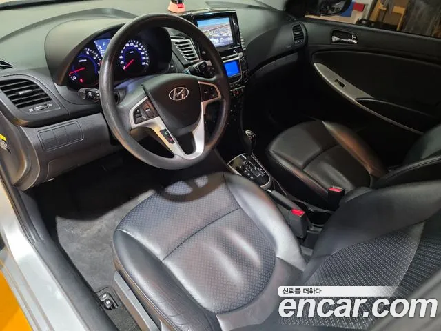 Hyundai Accent 2012 — фото 16