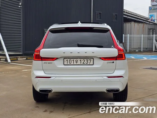 Volvo XC60 2019 — фото 4