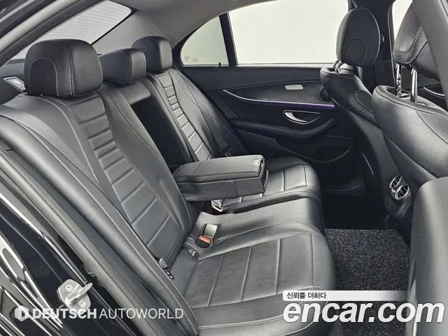 Mercedes-Benz E-Class 2018 — фото 12