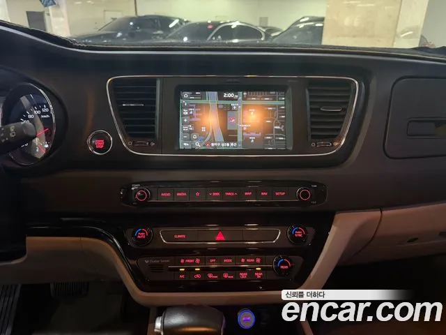 Kia Canival 2019 — фото 12