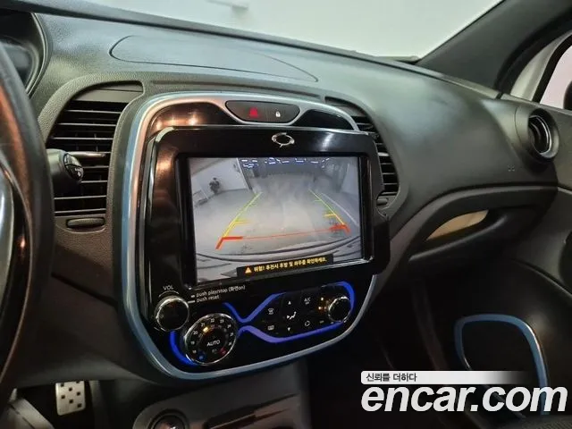 Renault Korea QM3 2017 — фото 13