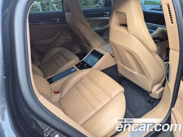 Porsche Panamera 2018 — фото 10