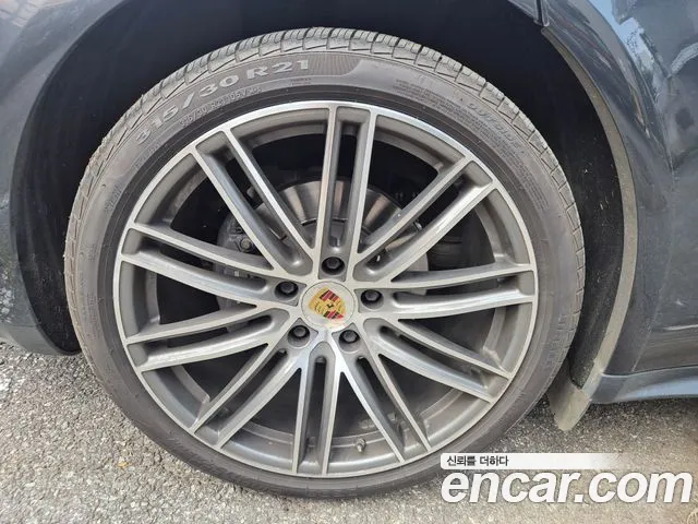 Porsche Panamera 2018 — фото 14