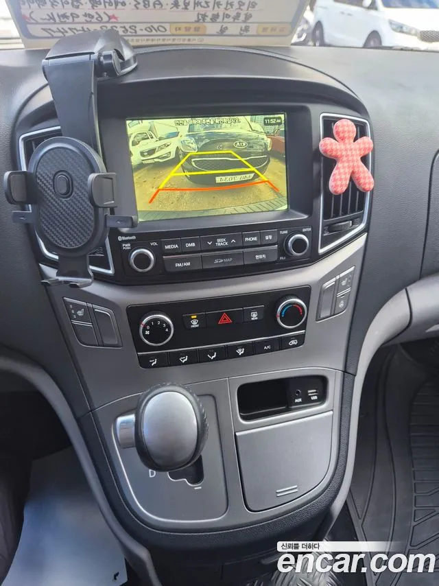Hyundai Starex 2017 — фото 11