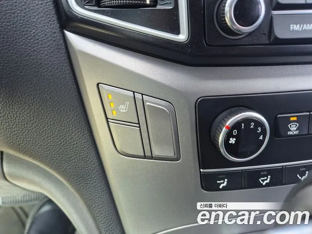Hyundai Starex 2017 — фото 13