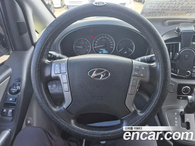 Hyundai Starex 2017 — фото 18