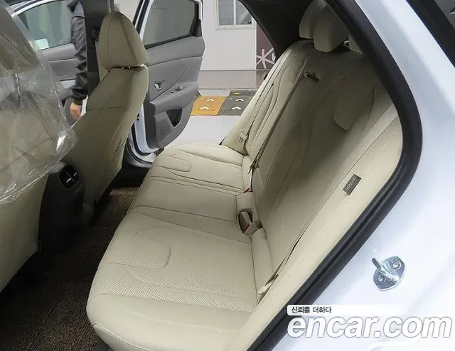 Hyundai AVANTE 2024 — фото 11