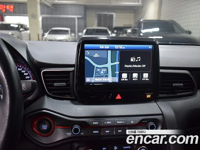 Hyundai Veloster 2018 — фото 11