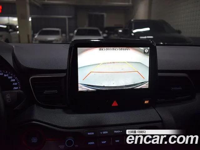 Hyundai Veloster 2018 — фото 12