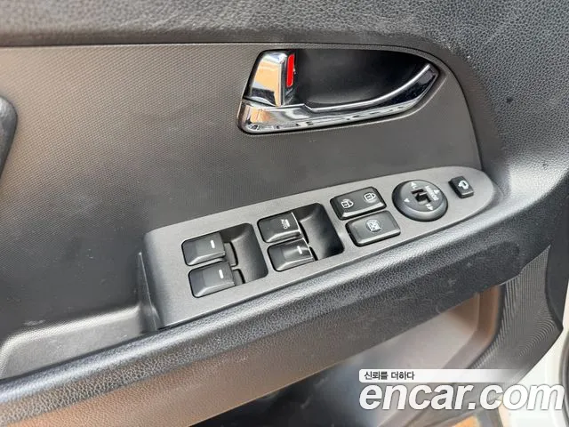 Kia Sportage 2012 — фото 16