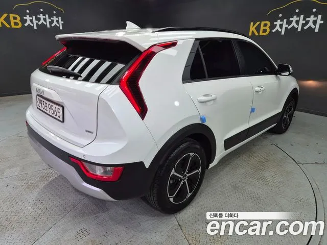 Kia Niro 2022 — фото 6