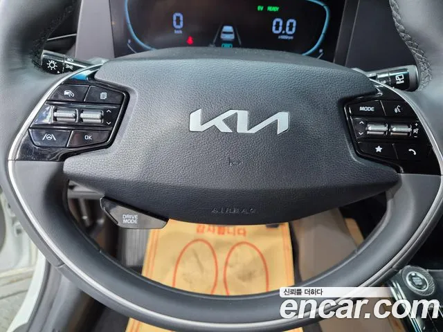 Kia Niro 2022 — фото 13