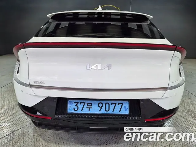 Kia EV6 2022 — фото 2